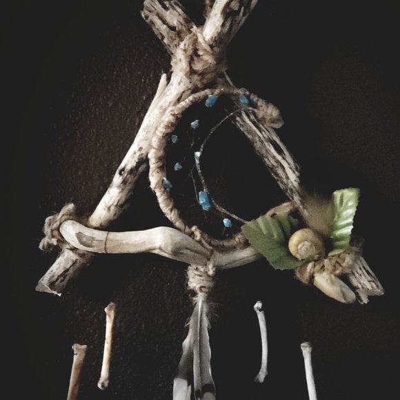 Hello! Welcome to my weird closet! - Picture 3 of 16